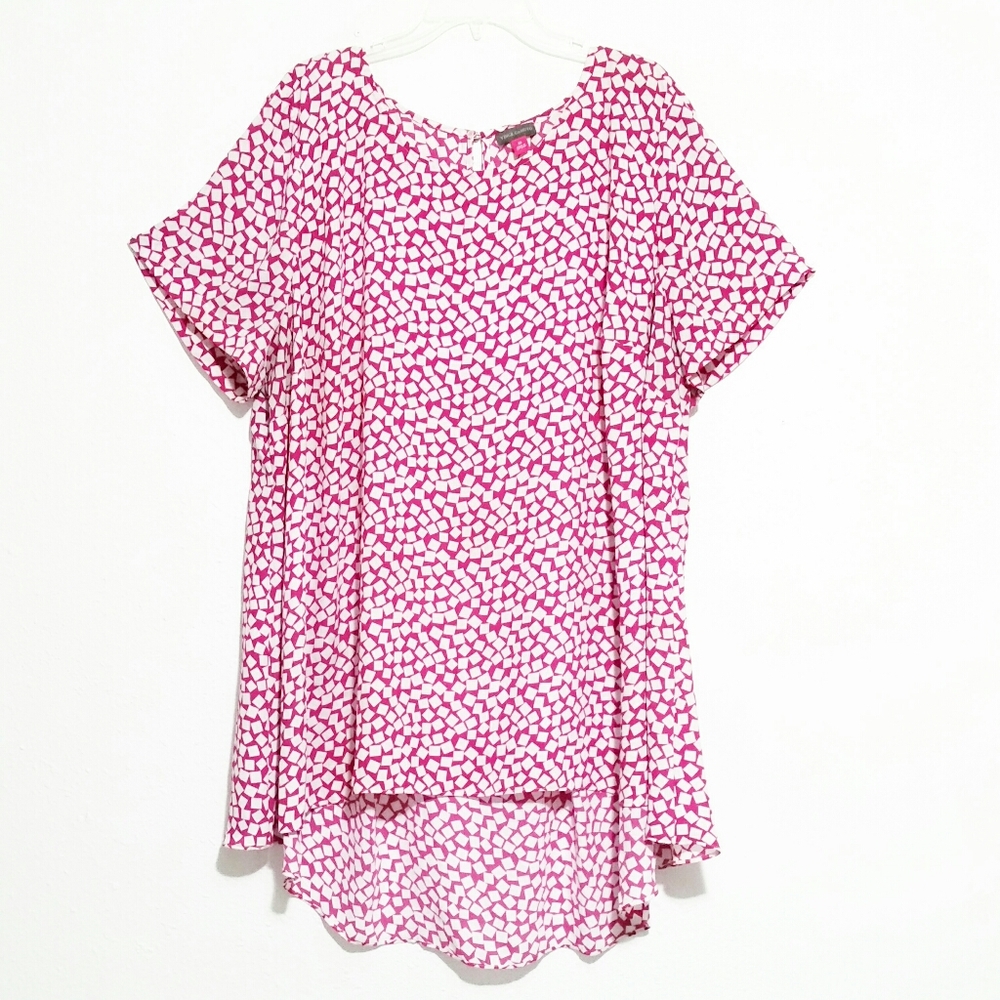 Vince Camuto Falling Cubes Magenta Hi-Low Tee 3X